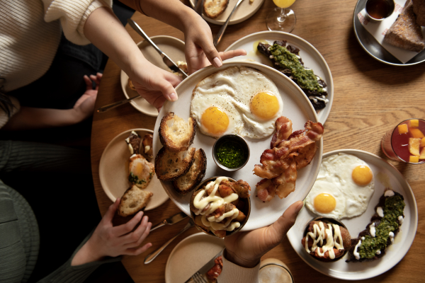 15 Great Bottomless Brunch Deals In NYC