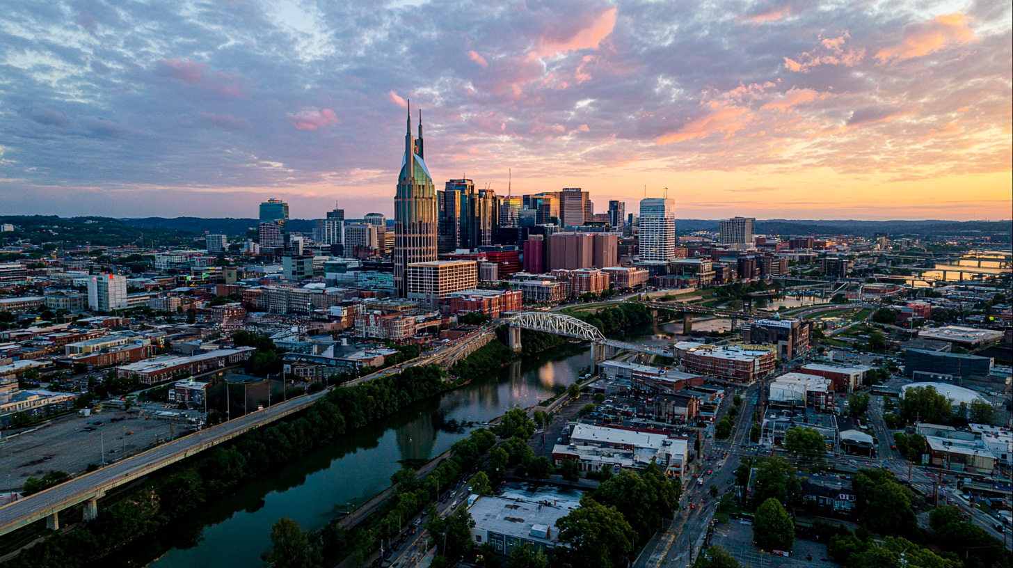 How to Spend the Day in Nashville – Broadway Edition